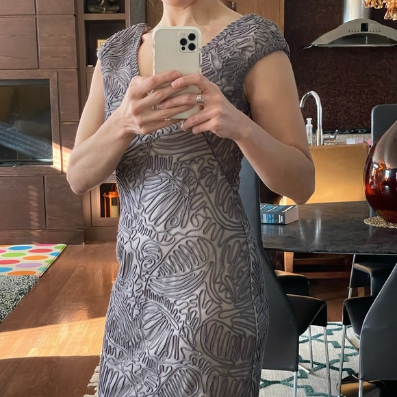 New cachet dress size 4 - Picture 2 of 4